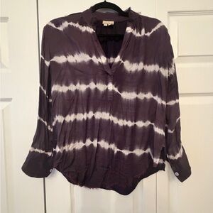 Anthropologie holding horses gray and White tie dye Blouse